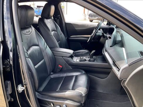 Used 2024 Cadillac XT4 Premium Luxury image 8