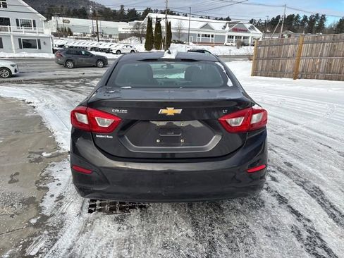 Used 2017 Chevrolet Cruze LT w/ Convenience Package image 6