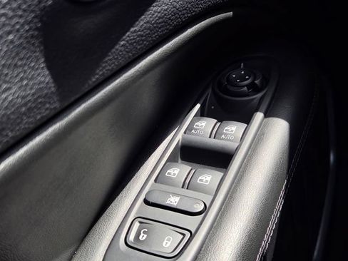 Used 2020 Jeep Compass Latitude FWD image 27