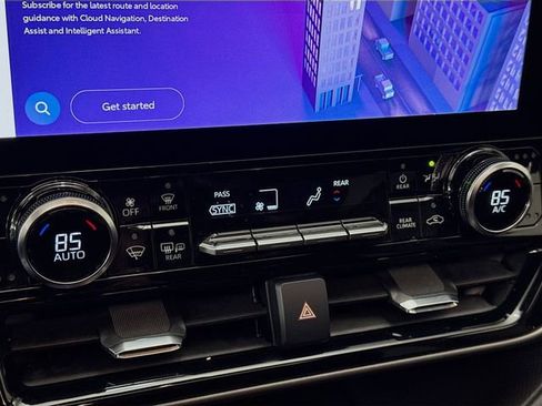 Used 2023 Toyota Highlander Limited image 16