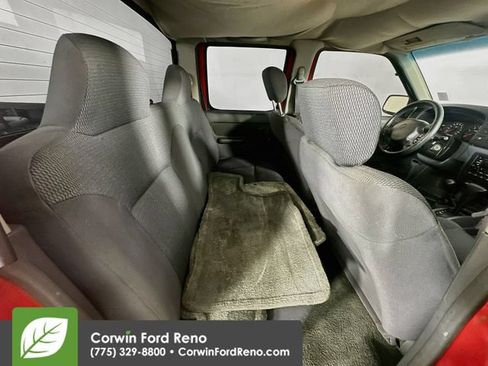 Used 2001 Nissan Frontier XE AWD/4WD image 23