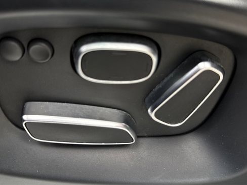 Used 2014 Land Rover Range Rover Supercharged image 32