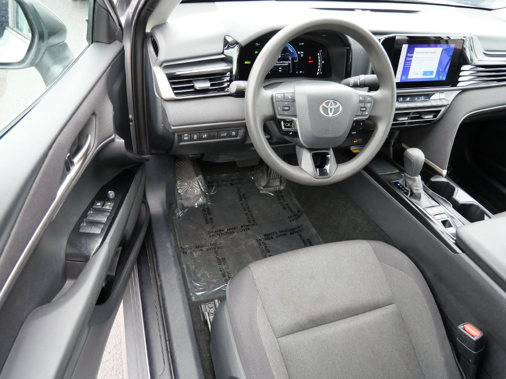 Certified 2025 Toyota Camry LE FWD image 10