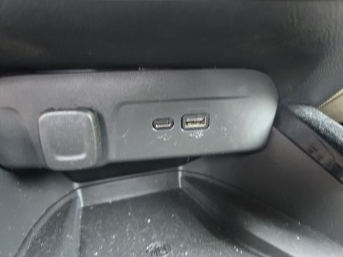 Used 2024 Chevrolet Trax RS w/ Sunroof Package FWD image 29