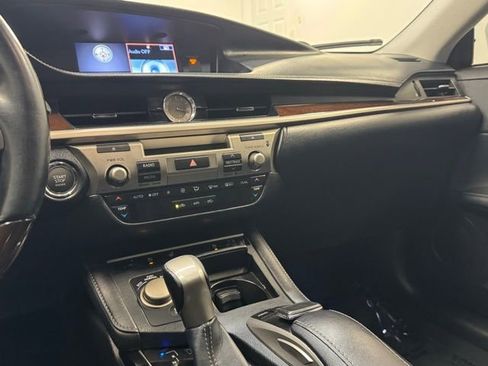 Used 2016 Lexus ES 350 w/ Navigation System Package FWD image 19