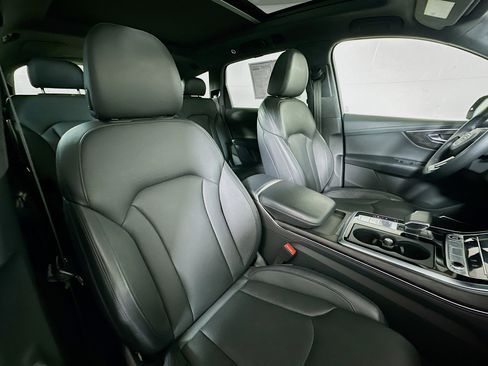 Used 2024 Audi Q7 3.0T Prestige w/ Prestige Package image 29