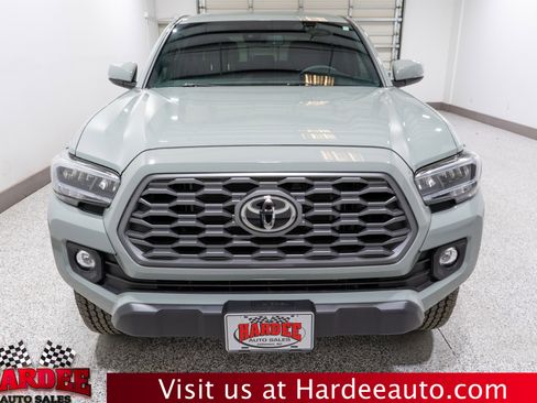 Used 2023 Toyota Tacoma TRD Off-Road w/ Black Out Package (TMS) image 7