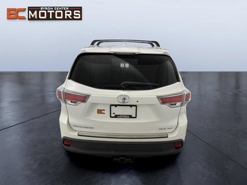 Used 2016 Toyota Highlander XLE AWD/4WD image 5