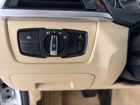 Used 2013 BMW 328i xDrive Sedan AWD/4WD image 12