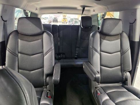 Used 2018 Cadillac Escalade ESV Luxury AWD/4WD image 37