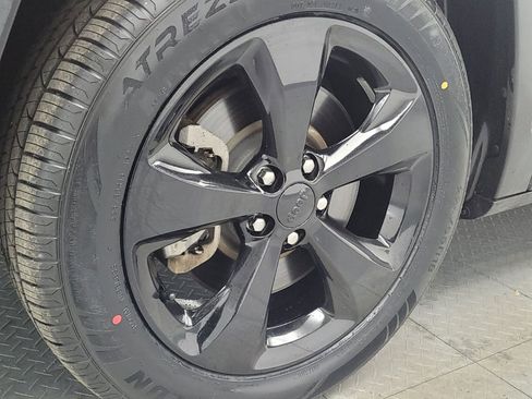 Used 2020 Jeep Cherokee Latitude Plus image 31