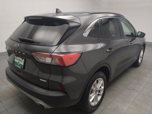 Used 2020 Ford Escape SE image 9