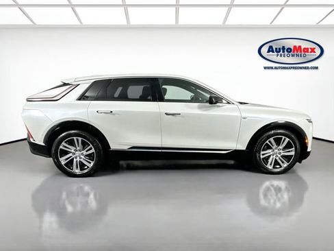Used 2024 Cadillac Lyriq Tech w/ Driver Assist Package AWD/4WD image 10