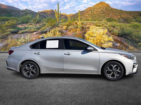 Certified 2021 Kia Forte LXS image 3