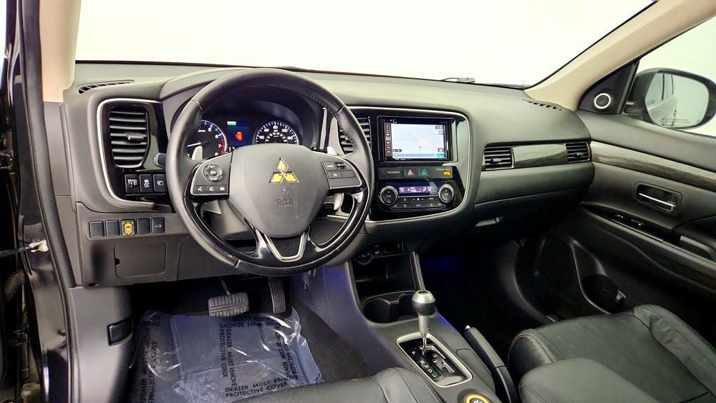Used 2016 Mitsubishi Outlander GT AWD/4WD image 13