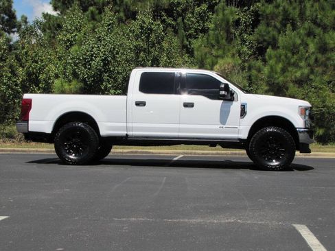 Used 2022 Ford F250 XLT w/ XLT Value Package AWD/4WD image 4