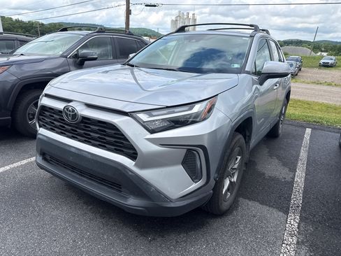 Used 2025 Toyota RAV4 XLE w/ Convenience Package AWD/4WD image 10