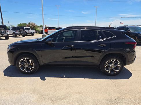 Used 2025 Chevrolet Trax LT w/ Driver Confidence Package FWD image 6