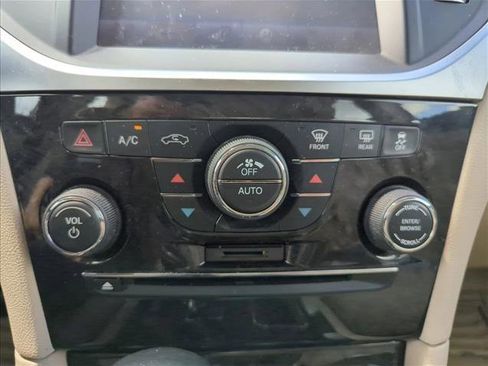 Used 2011 Chrysler 300 Limited image 9