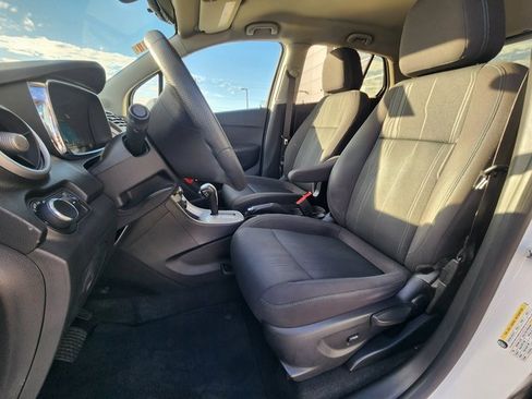 Used 2016 Chevrolet Trax LT image 10