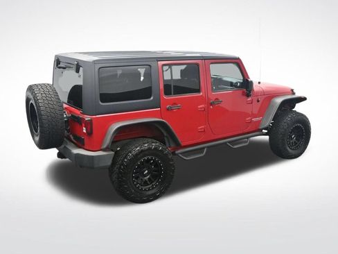 Used 2012 Jeep Wrangler Unlimited Rubicon w/ Connectivity Group AWD/4WD image 31