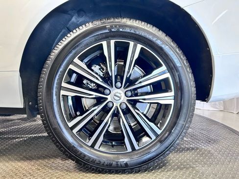 Used 2022 Volvo XC60 T8 Inscription w/ Advanced Package AWD/4WD image 31