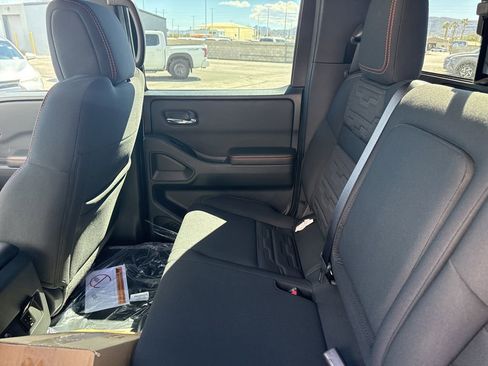 Used 2025 Nissan Frontier Pro-X w/ Pro Convenience Package image 12