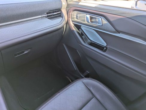 Used 2026 Ford Explorer Platinum RWD image 20