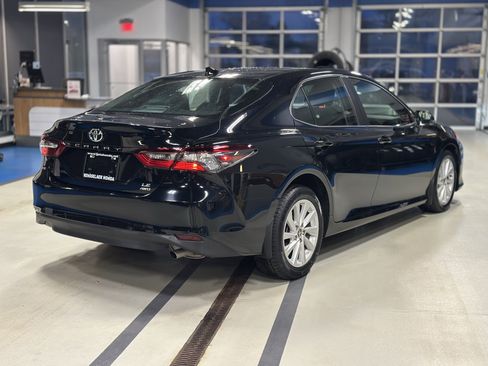 Used 2023 Toyota Camry LE image 4