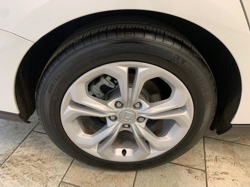 Used 2025 Honda Accord LX image 11