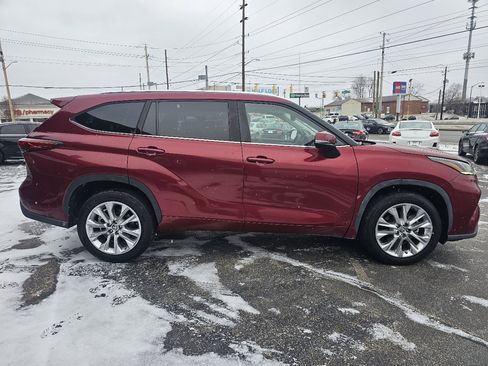 Used 2020 Toyota Highlander Limited image 4