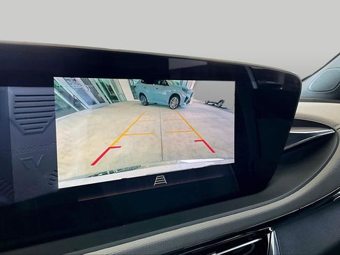 Used 2025 Buick Envista Avenir FWD image 28