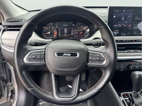 Used 2022 Jeep Compass Limited AWD/4WD image 12