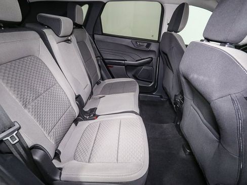 Used 2022 Ford Escape SE w/ SE Sport Appearance Package image 20