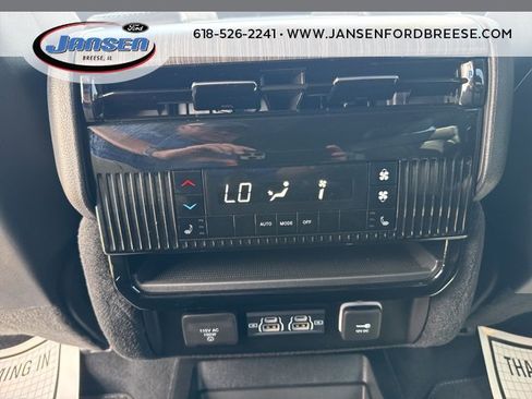 Used 2024 Jeep Wagoneer L Series II w/ Premium Group I image 23