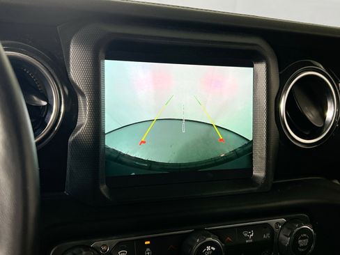 Used 2023 Jeep Wrangler Unlimited Sahara image 14