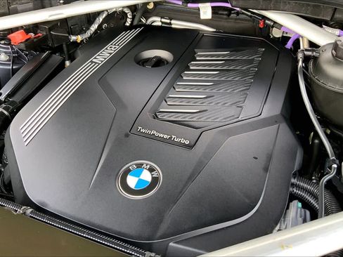 Used 2021 BMW X6 sDrive40i w/ M Sport Package RWD image 32