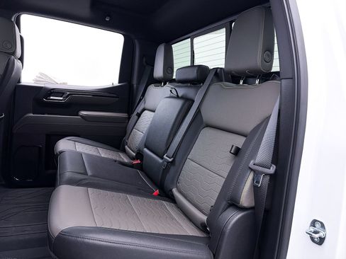 Used 2023 Chevrolet Silverado 1500 ZR2 w/ Technology Package AWD/4WD image 41