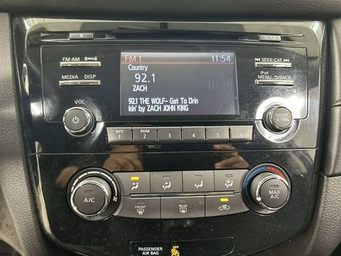 Used 2017 Nissan Rogue S AWD/4WD image 14