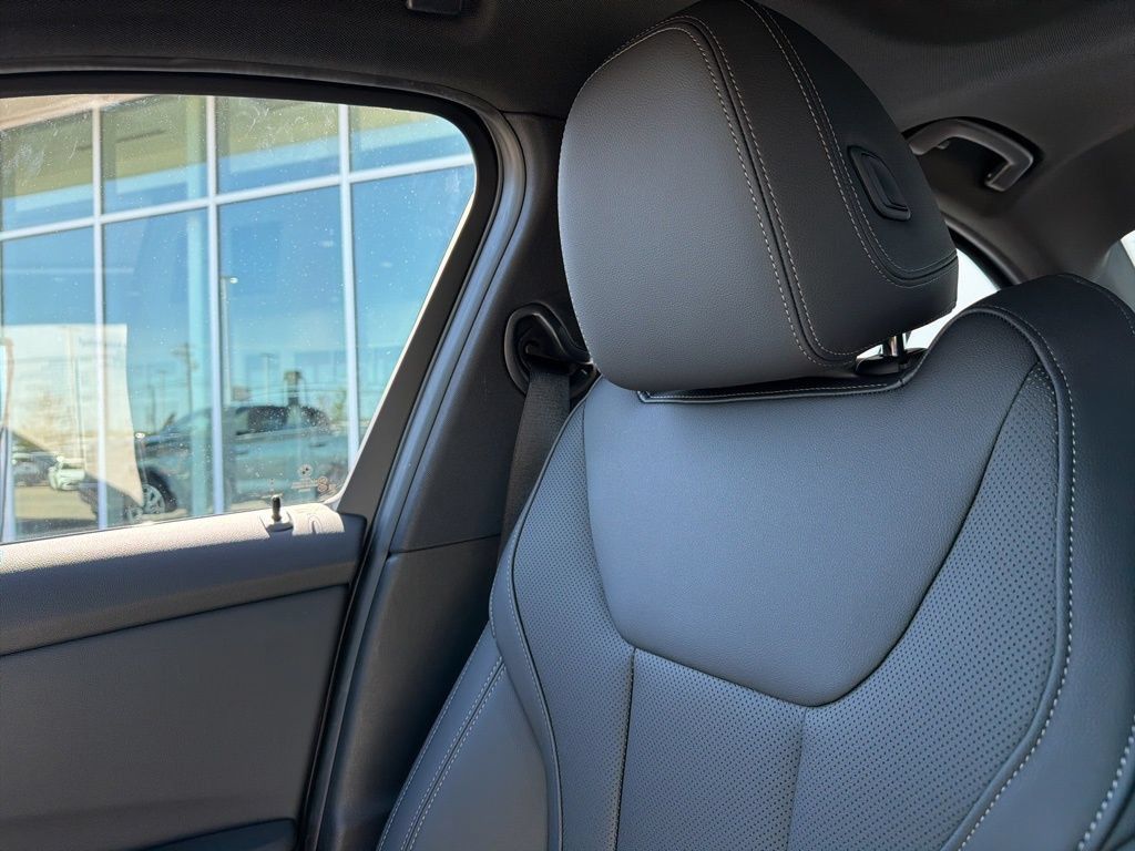 New 2026 BMW 330i Sedan w/ M Sport Package RWD image 23