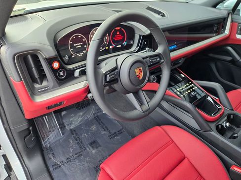 New 2026 Porsche Cayenne image 4