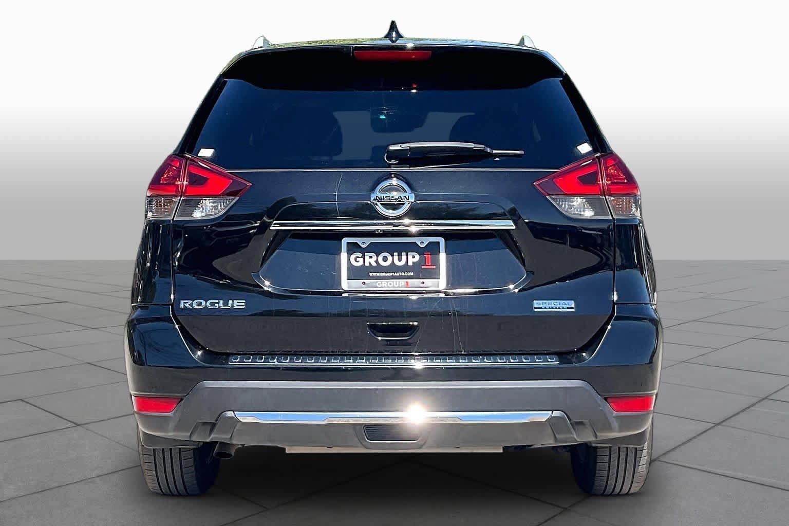 Used 2020 Nissan Rogue S w/ Special Edition Package FWD image 5