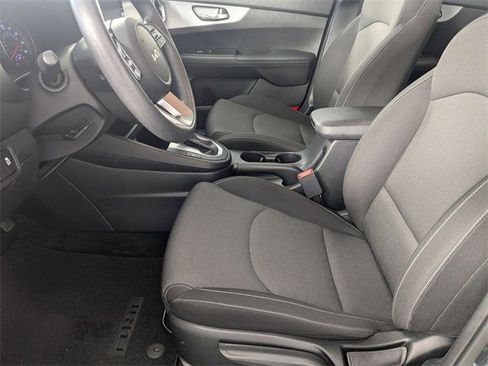 Used 2022 Kia Forte LXS w/ LXS Technology Package image 12