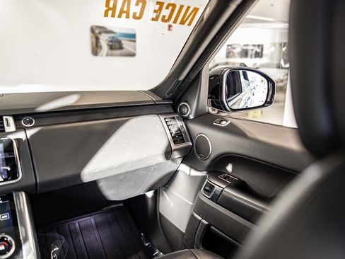 Used 2019 Land Rover Range Rover Sport HSE image 38
