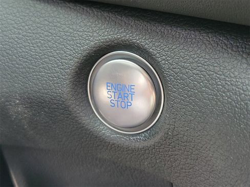 Used 2023 Hyundai Santa Fe SEL image 29