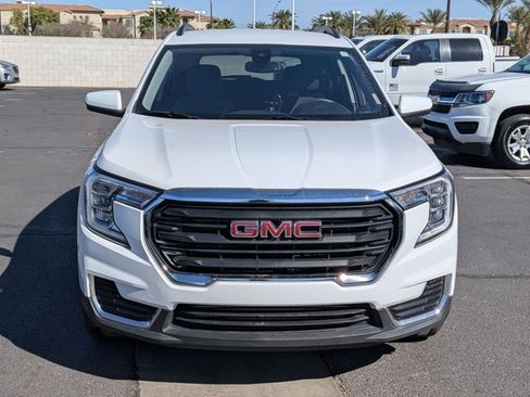 Used 2023 GMC Terrain SLE w/ Driver Convenience Package image 2
