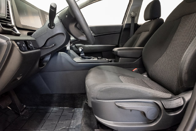 Used 2024 Kia Sportage LX AWD/4WD image 11