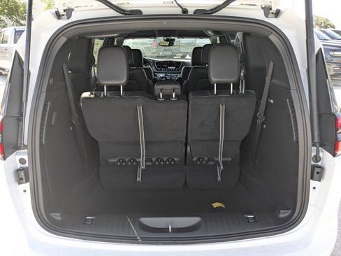 New 2026 Chrysler Pacifica Select FWD image 12