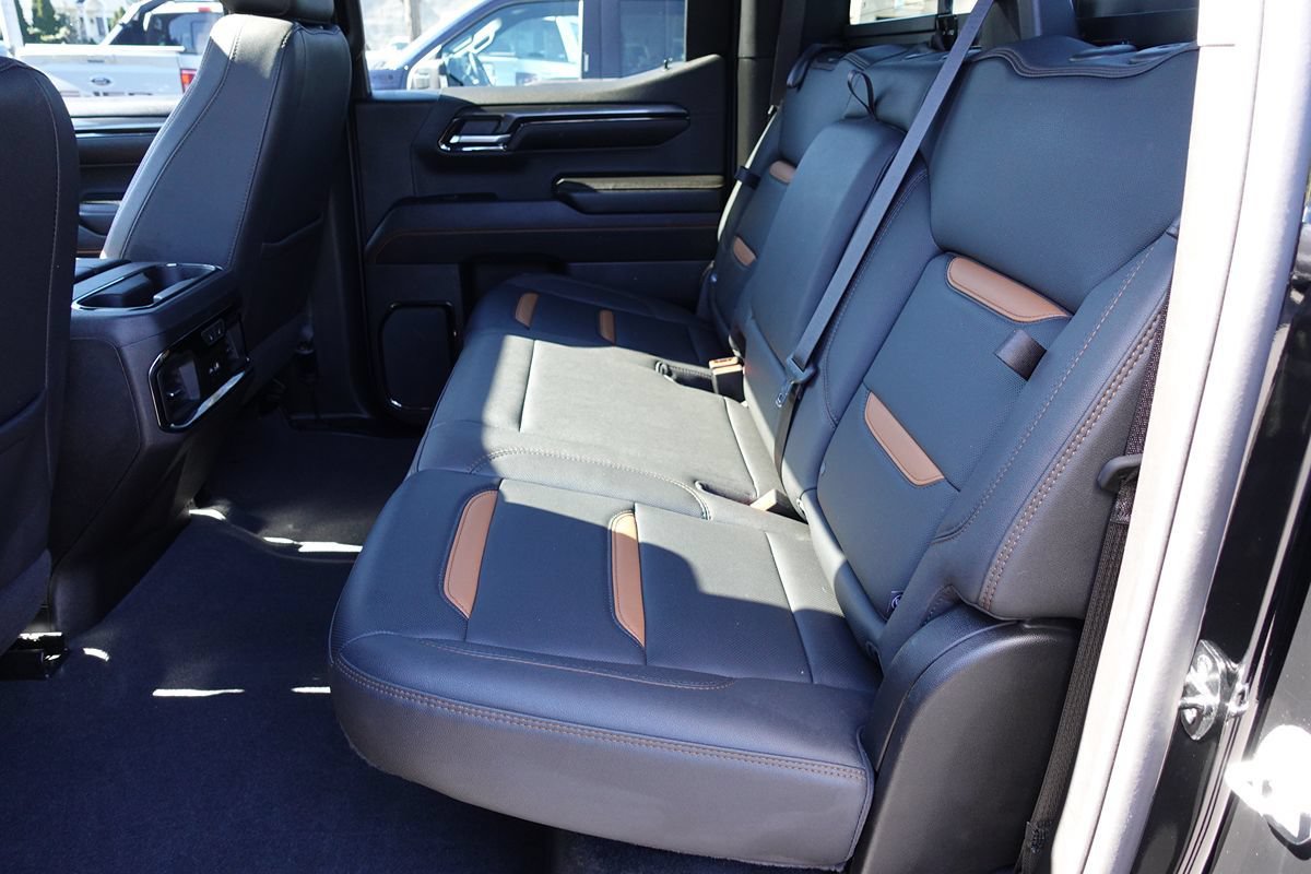 Used 2023 GMC Sierra 1500 AT4 w/ AT4 Preferred Package AWD/4WD image 28