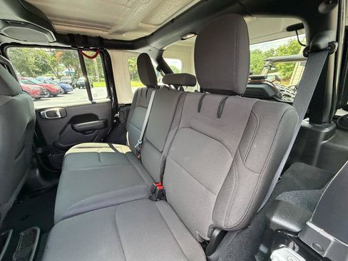 Used 2023 Jeep Wrangler Unlimited w/ Cold Weather Group AWD/4WD image 30
